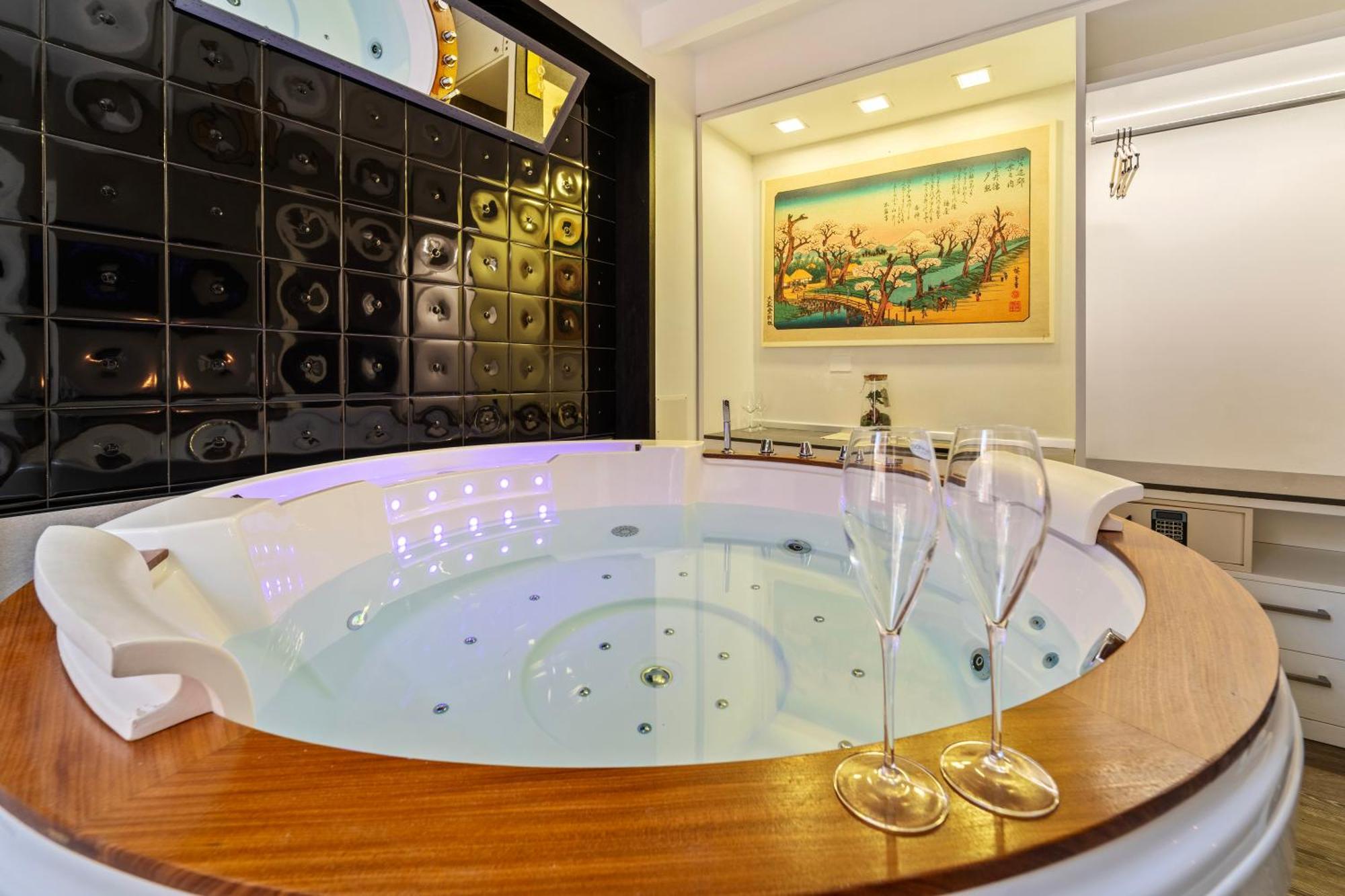 Ukiyo Suites And Rooms Кальяри Экстерьер фото